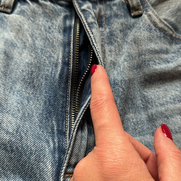 SLVRLAKE London Jeans in Heartache - Picture 7 of 8